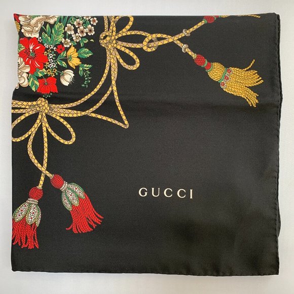 Gucci Floral and Tassel-print Silk Shawl in Black - Picture 1 of 8